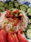 Mie dingin toping Kimchi