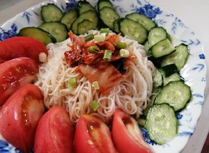 Foto resep Mie dingin toping Kimchi
