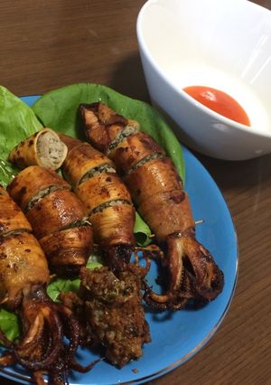 Hình của món Mực chiên nhồi thịt.