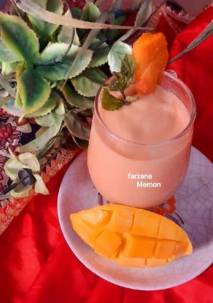 A picture of Mango peach smoothie.