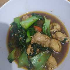 A picture of Pakcoy ayam saus inggris.