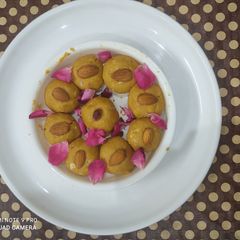 A picture of Besan laddu.