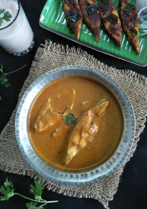 A picture of Paapletaa Aambat (Pomfret Curry).