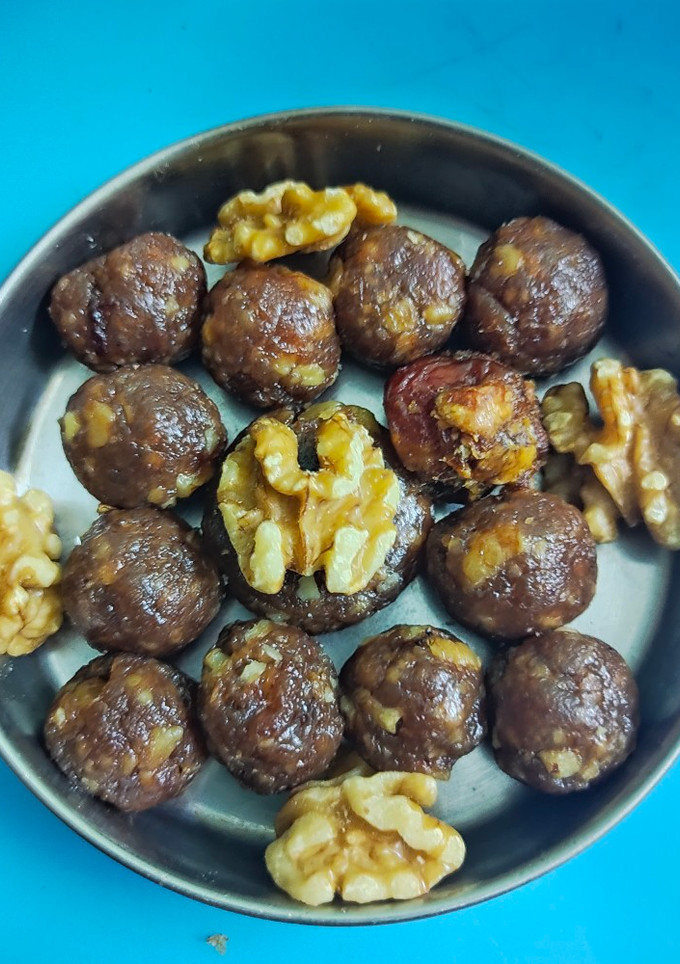 வால்நட் டேட்ஸ் பட்டர் ஸ்காட்ச்(Walnut dates butter scotch recipe inn tamil) செய்முறை முக்கிய புகைப்படம்