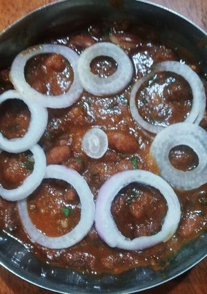 राजमा मसाला(rajma masala recepie in hindi) रेसिपी मुख्य फोटो