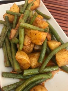 Una foto de Judías verdes con patatas ajo y pimentón