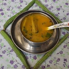 Drumstick soup A picture of Drumstick soup.