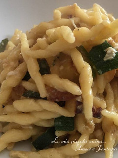 Foto di Trofie con zucchine