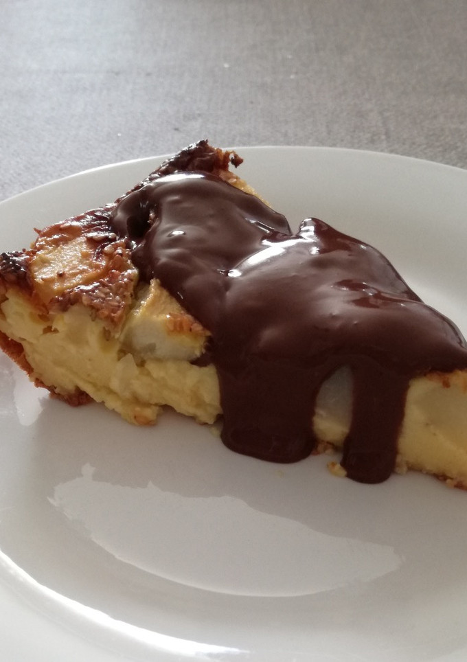 Una foto de Peras al gratén con salsa de chocolate