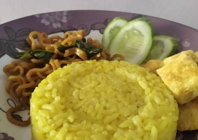 Cara bikin Nasi Kuning Magic Com Cara bikin Nasi Kuning Magic Com