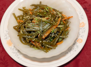 涼拌海帶絲 的食譜成品照片