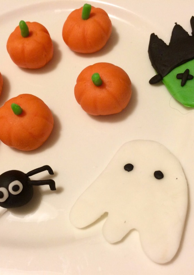 Una foto de Figuritas de fondant para Halloween
