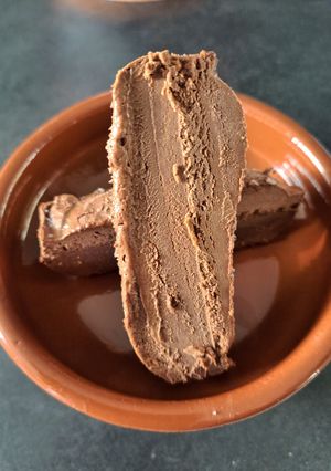 Une photo de Marquise chocolat marron