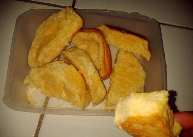 Wajib coba! Bagaimana cara membuat Roti kering manis (enaaaak dan gampang dibuat) yang lezat