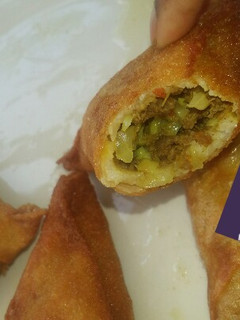 A picture of Bread samosa.