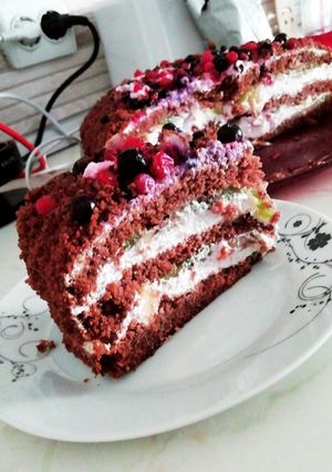 O poză a rețetei Tort cu diverse fructe și cremă de iaurt.