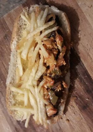 A picture of Wors chip roll.