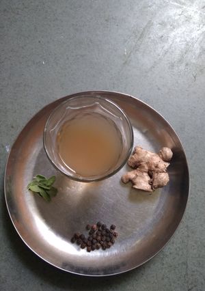 હર્બલ ટી (Herbal tea recipe in gujarati) રેસીપી મુખ્ય ફોટો