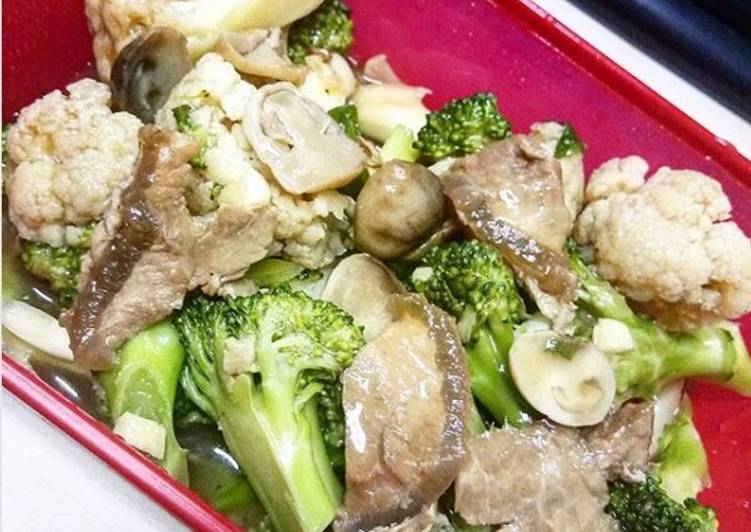 Langkah Mudah untuk Menyiapkan Brokoli cah jamur &amp; sapi, Sempurna