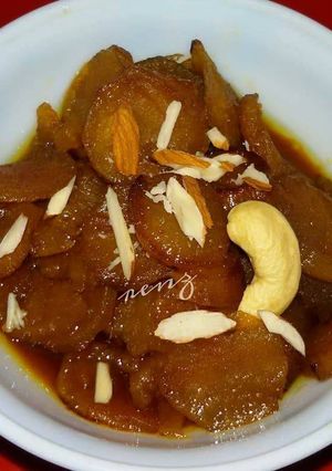 A picture of Shakar kand ka Meetha/Sweet potato Chaps 🍠.