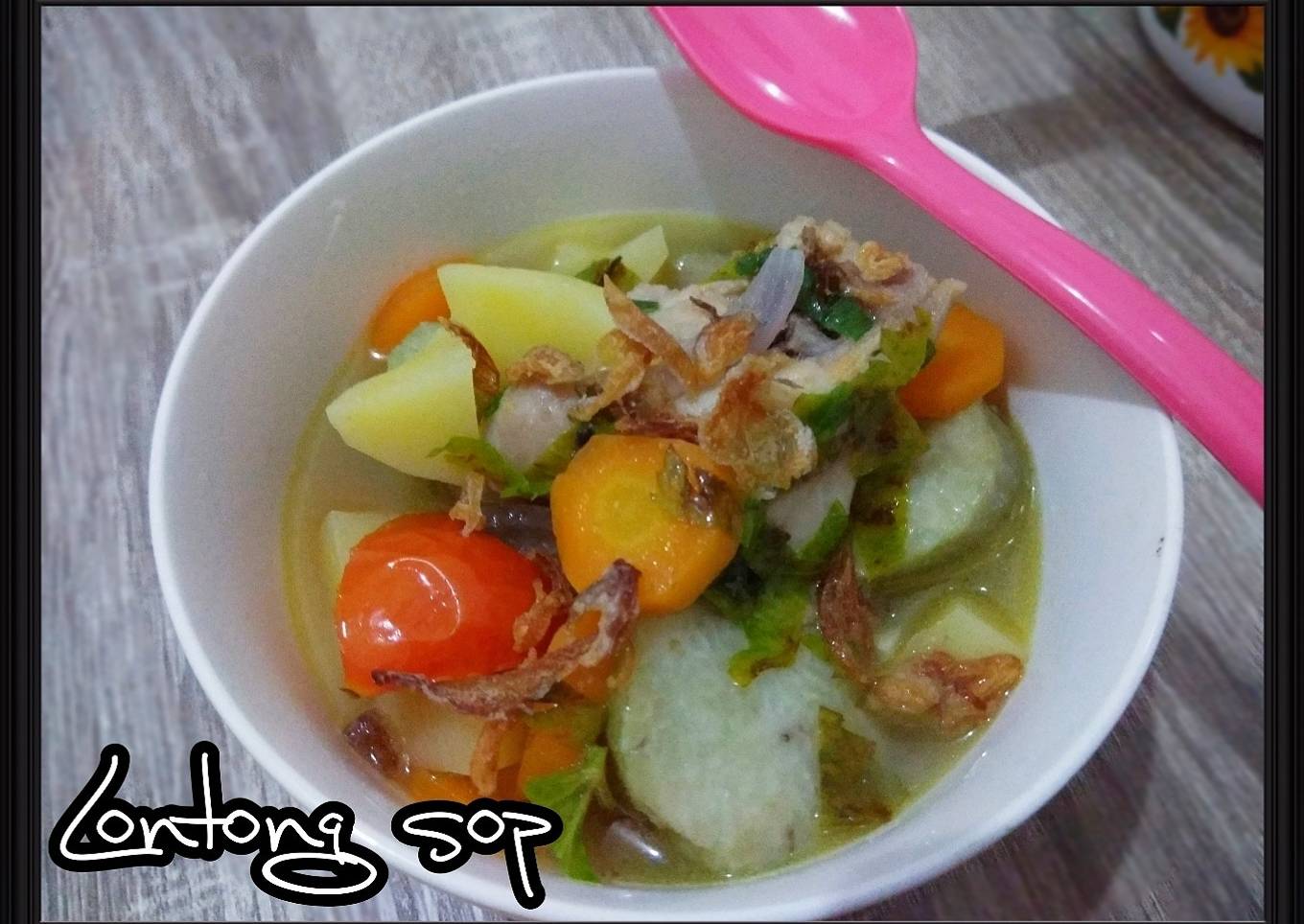 Lontong sop ayam