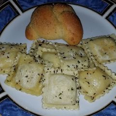 A picture of Oh No! (no sauce) Ravioli!!.