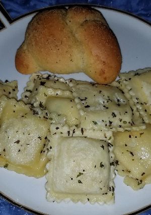 A picture of Oh No! (no sauce) Ravioli!!.