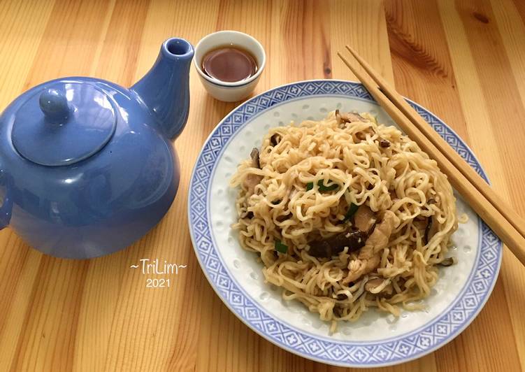Resep Mi Goreng Ayam Jamur Singapore yang Lezat Sekali