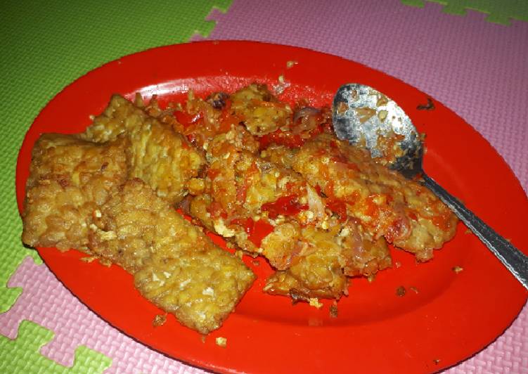 Tempe penyet sambel trasi