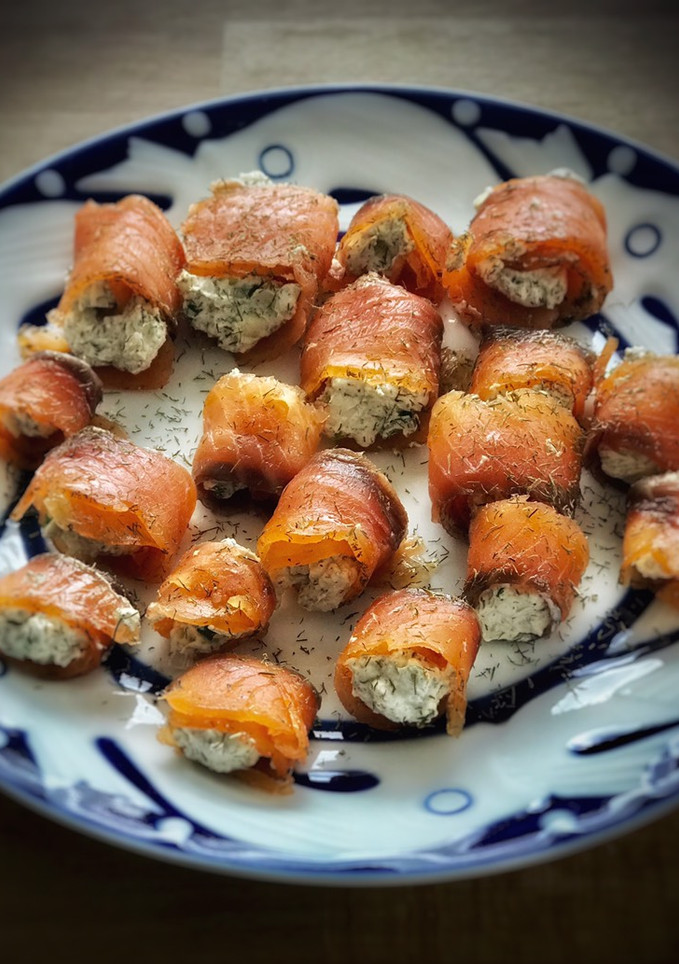 Una foto de Rollitos de salmón con tofu