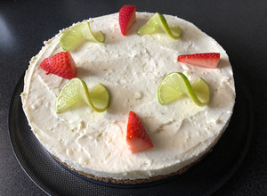 Joghurtos-lime-os sajttorta #valentinnap recept fotója