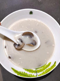 A picture of Mushroom Soup.