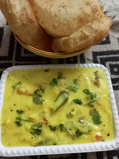प्याज की कढ़ी(pyaz ki kadhi recipe in hindi) रेसिपी मुख्य फोटो