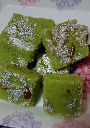 A picture of Narial burfi.