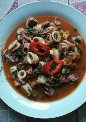 Foto resep Tumis cumi segar sambal tomat pedas