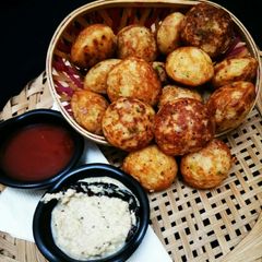 A picture of Rava Appe.