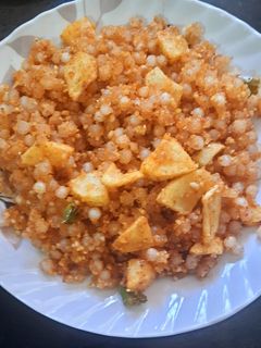 साबुदाणा खिचडी (sabudana khichdi recipe in marathi) रेसिपी चे मुख्य फोटो