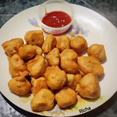 A picture of Banana Pakoda.