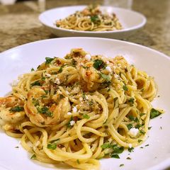 A picture of Shrimp scampi.