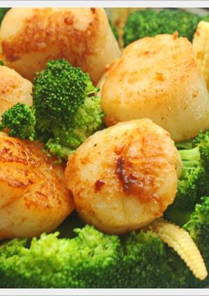 【學阿基師小撇步】香蒜奶油干貝 的食譜成品照片