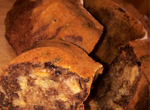 Banános Diós Csoki Kuglóf 🍌🌰🥮 recept fotója