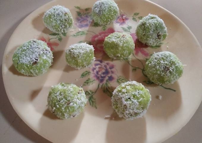 Paan Coconut Gulkand laddu