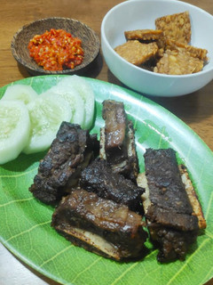 Foto resep Iga penyet sambel terasi ala leko
