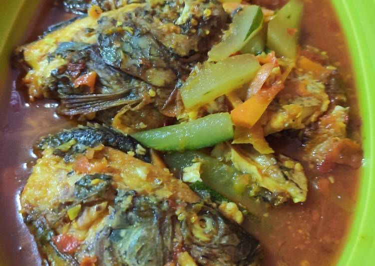 Ikan Acar bumbu kuning pedas