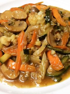 Una foto de Chop Suey de verduras/vegano