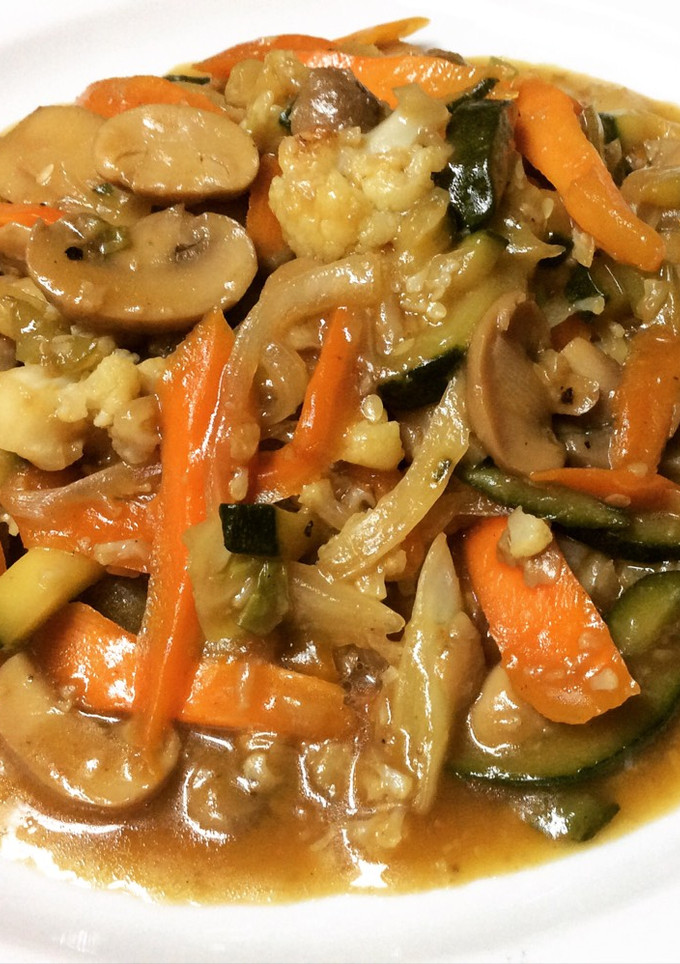 Una foto de Chop Suey de verduras/vegano