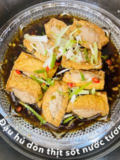 Hình của món Đậu hủ dồn thịt sốt nước tương.
