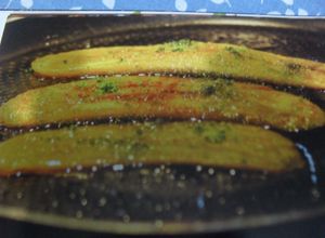 Una foto de Tajadas de plátano maduro con miel