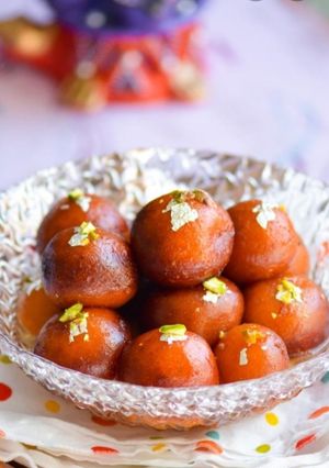 A picture of Gulab jamun.