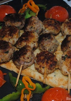 A picture of Persian Chicken/meat balls.